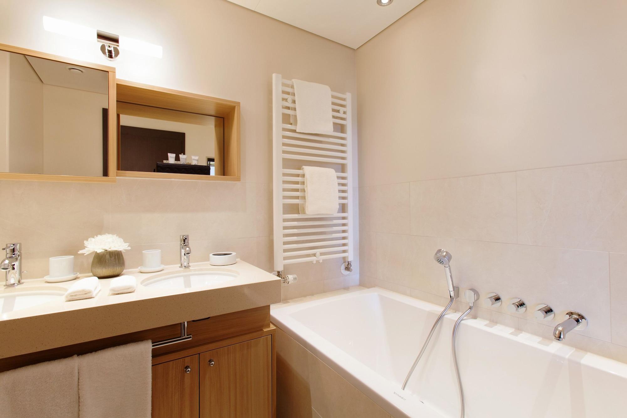 Отель A-Rosa Sylt Лист Экстерьер фото A heated towel rail in a bathroom