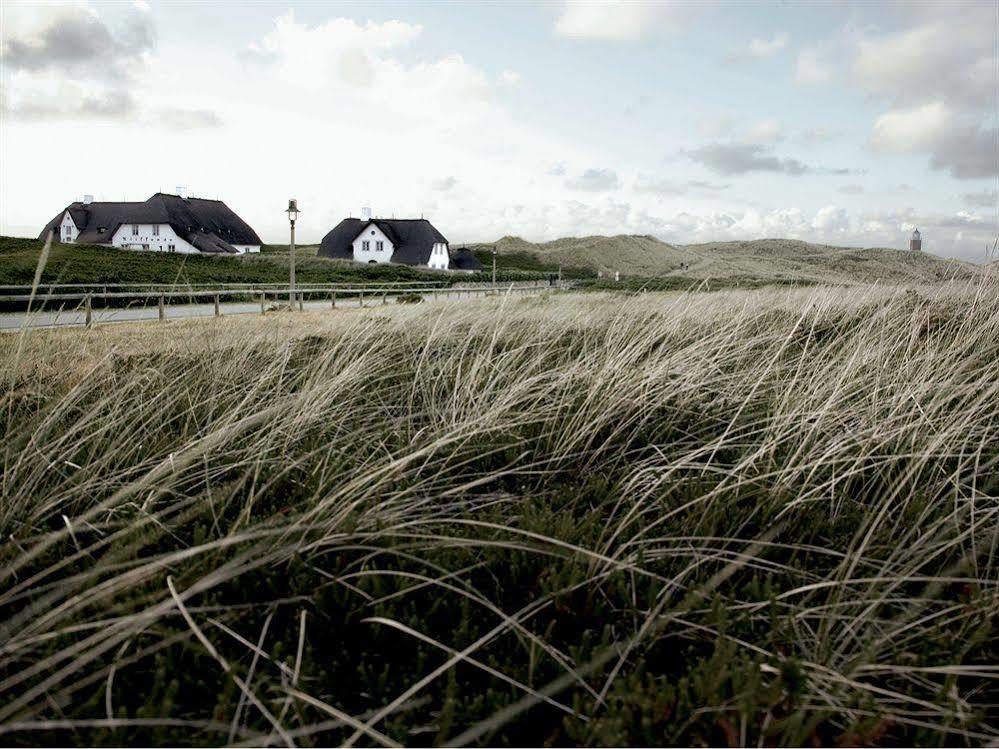 Отель A-Rosa Sylt Лист Экстерьер фото Houses in the dunes